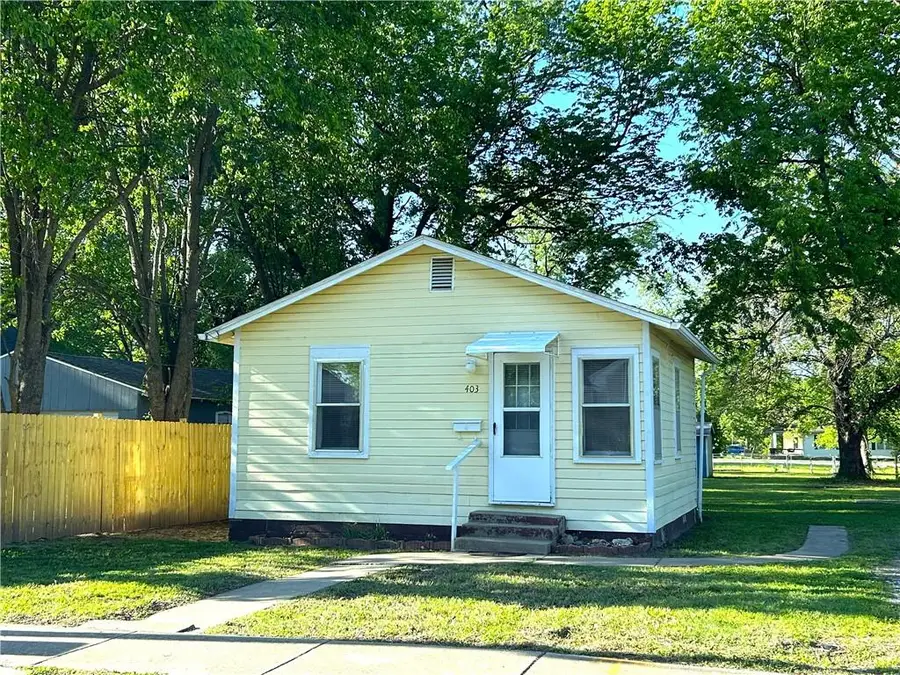 403 E Ashland Street, Nevada, MO 64772 - #2