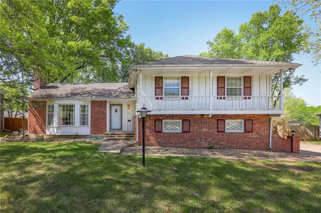 406 W 109th Street, Kansas City, MO 64114 - #1