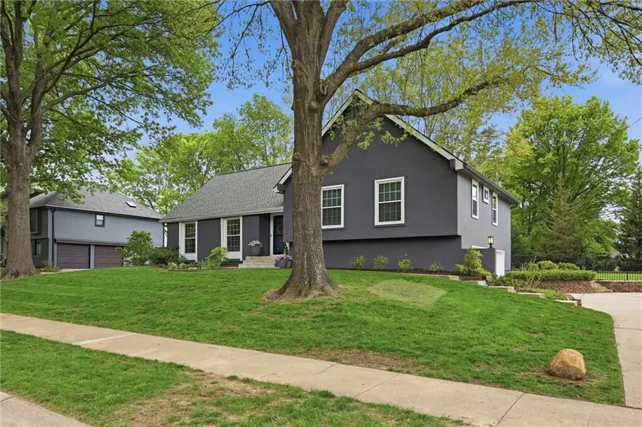 2601 W 121st Street, Leawood, KS 66209 - #3