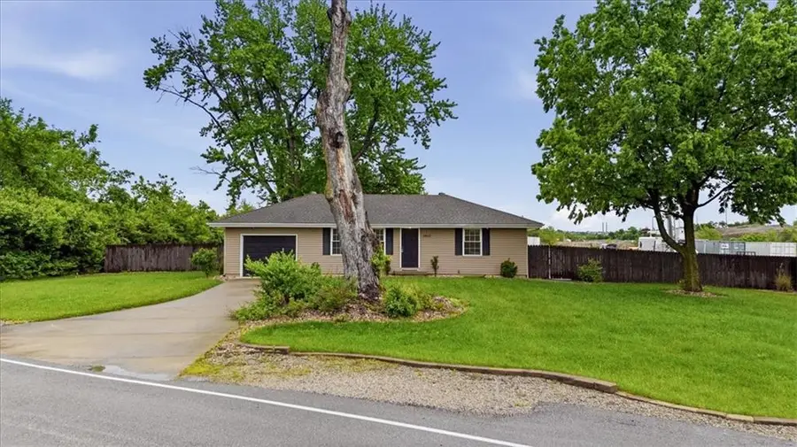 2450 Lowenstein Drive, Lees Summit, MO 64081 - #2