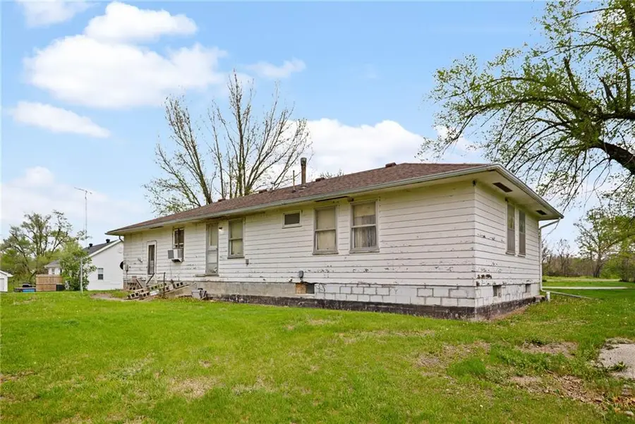 711 S 2nd Street, Spickard, MO 64679 - #3