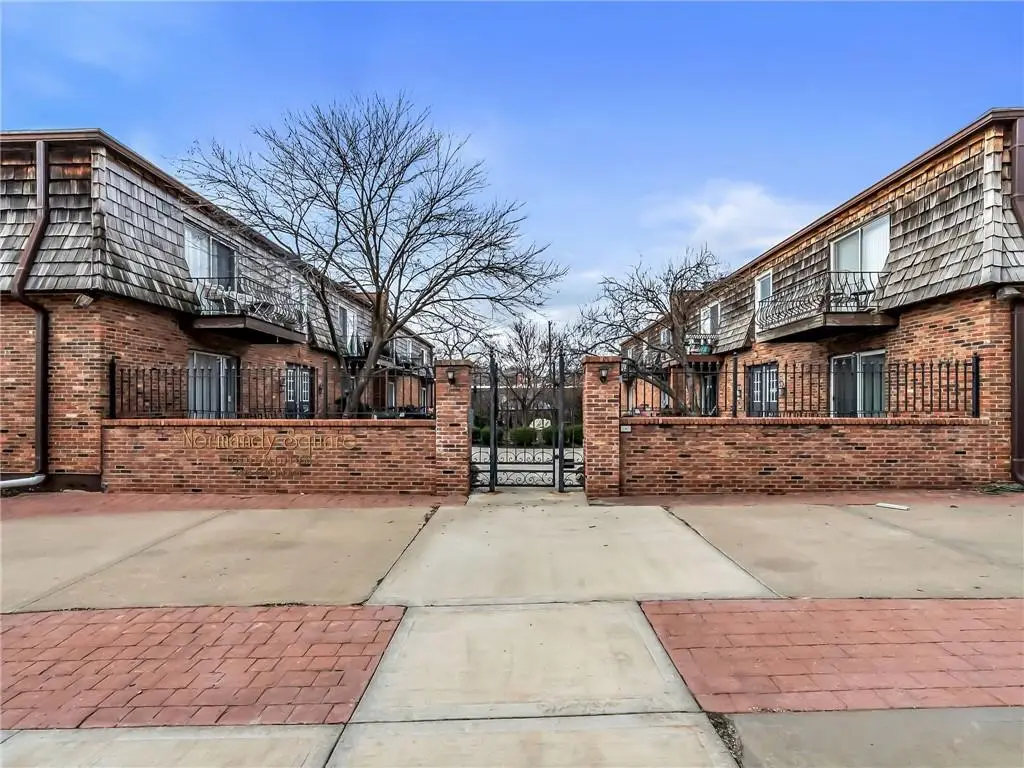 4426 Jarboe Street #5, Kansas City, MO 64111 - #1