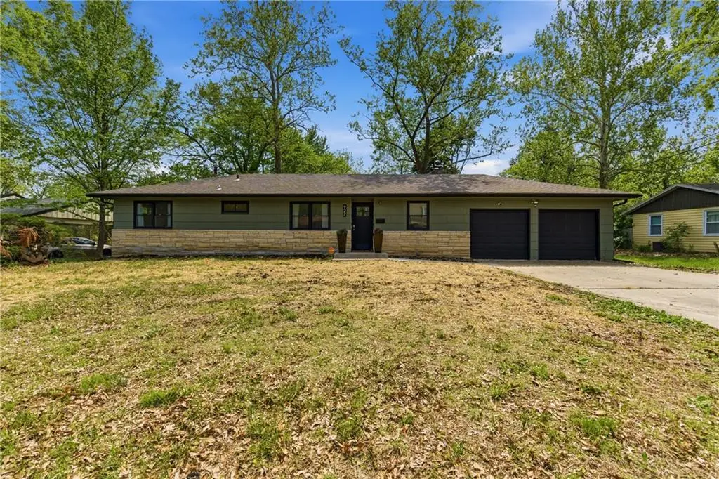 927 W 20th Terrace, Lawrence, KS 66046 - #1