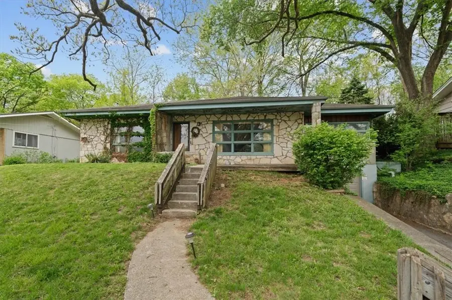 980 NW South Shore Drive, Kansas City, MO 64151 - #2