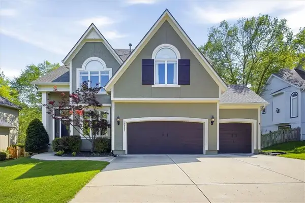 5117 W 162nd Street, Stilwell, KS 66085