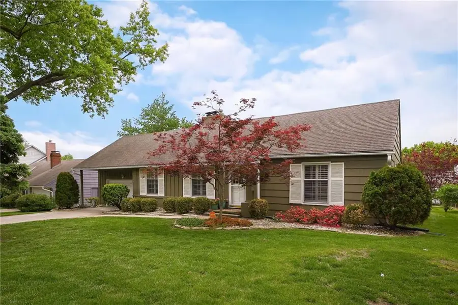 4819 W 65th Street, Prairie Village, KS 66208 - #2