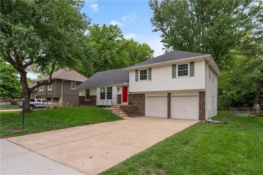 8306 W 97th Terrace, Overland Park, KS 66212 - #2