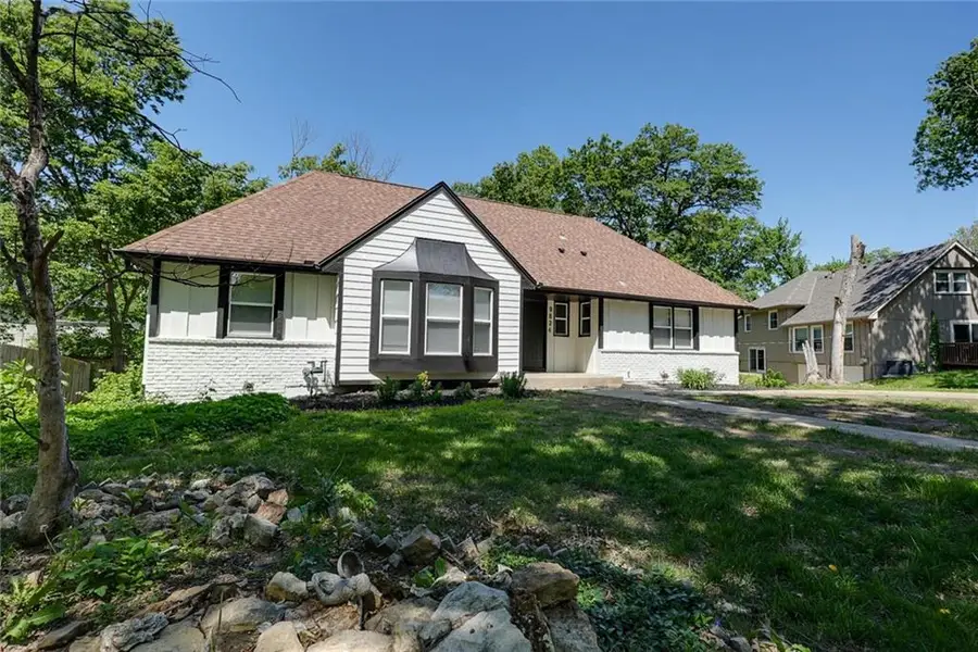 9824 Lydia Avenue, Kansas City, MO 64131 - #2
