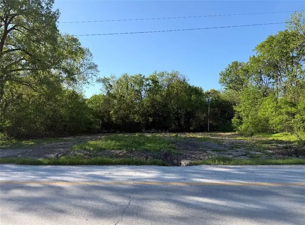 602 N Main Street, Windsor, MO 65360 - #1