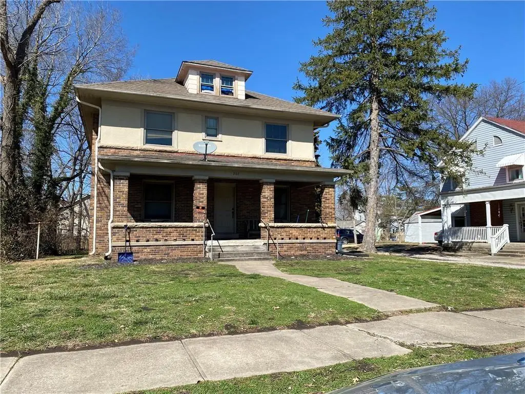 207 Broad Street, Warrensburg, MO 64093 - #1