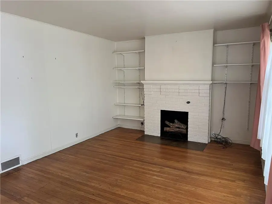 101 E 80th Terrace, Kansas City, MO 64114 - #3