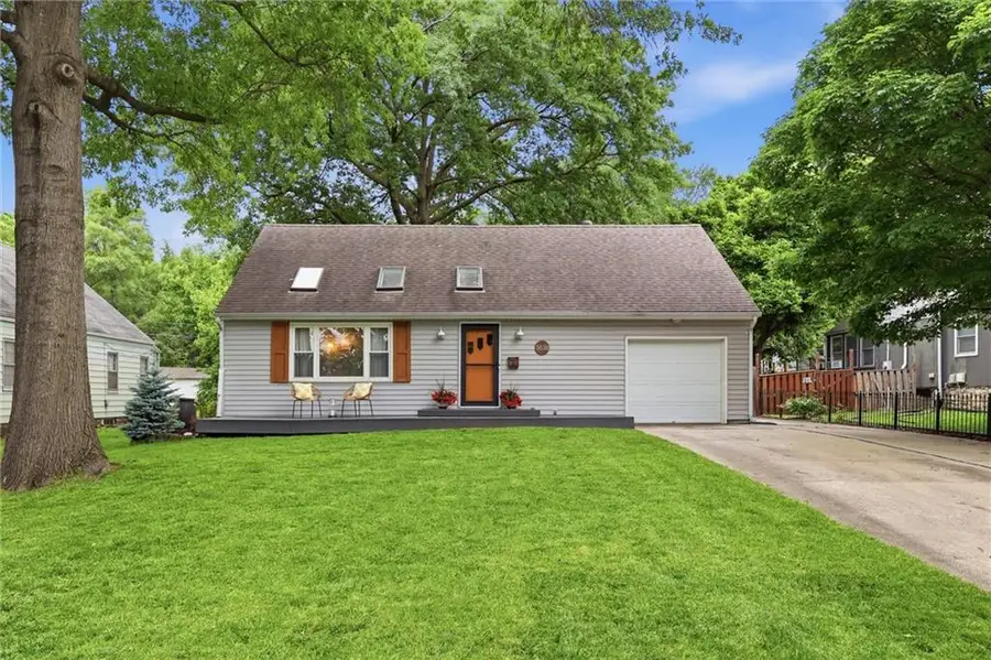 5638 Maple Street, Mission, KS 66202 - #2