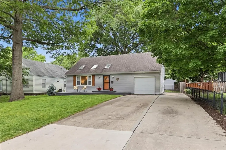 5638 Maple Street, Mission, KS 66202 - #3