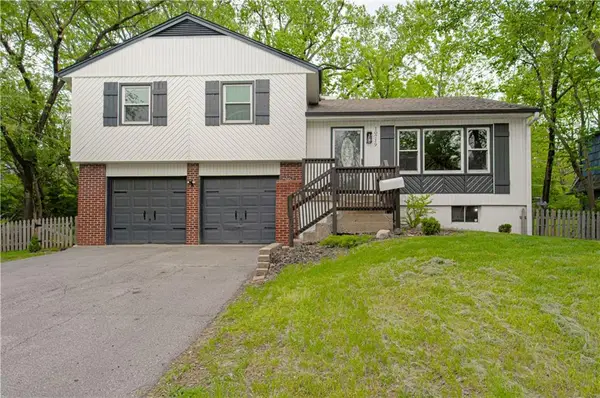 10719 Mersington Avenue, Kansas City, MO 64137