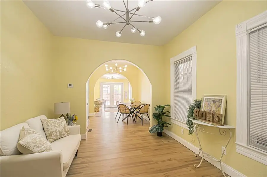 115 Brooklyn Avenue, Kansas City, MO 64124 - #3