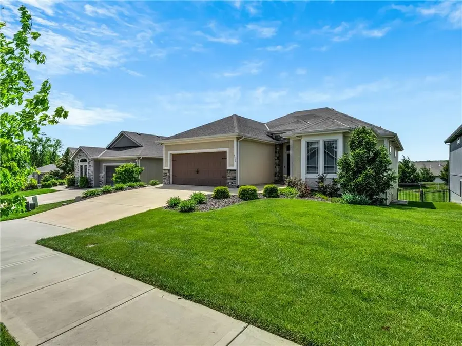 4916 Tallgrass Street, Leavenworth, KS 66048 - #2