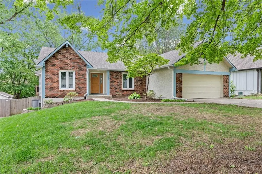 9833 W 101st Terrace, Overland Park, KS 66212 - #2