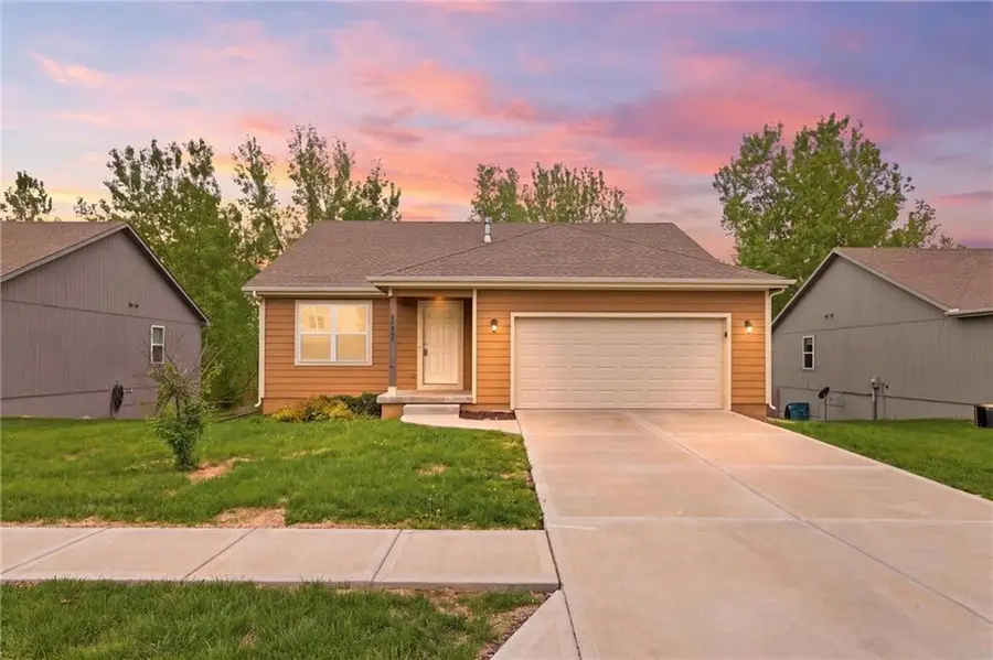 21407 W 216th Street, Spring Hill, KS 66083 - #2