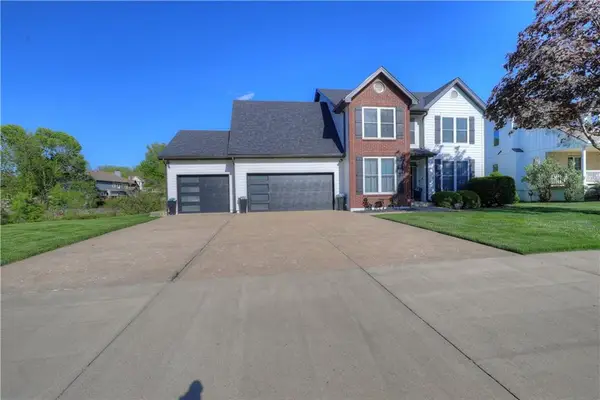 125 SE Battery Point, Lee's Summit, MO 64063
