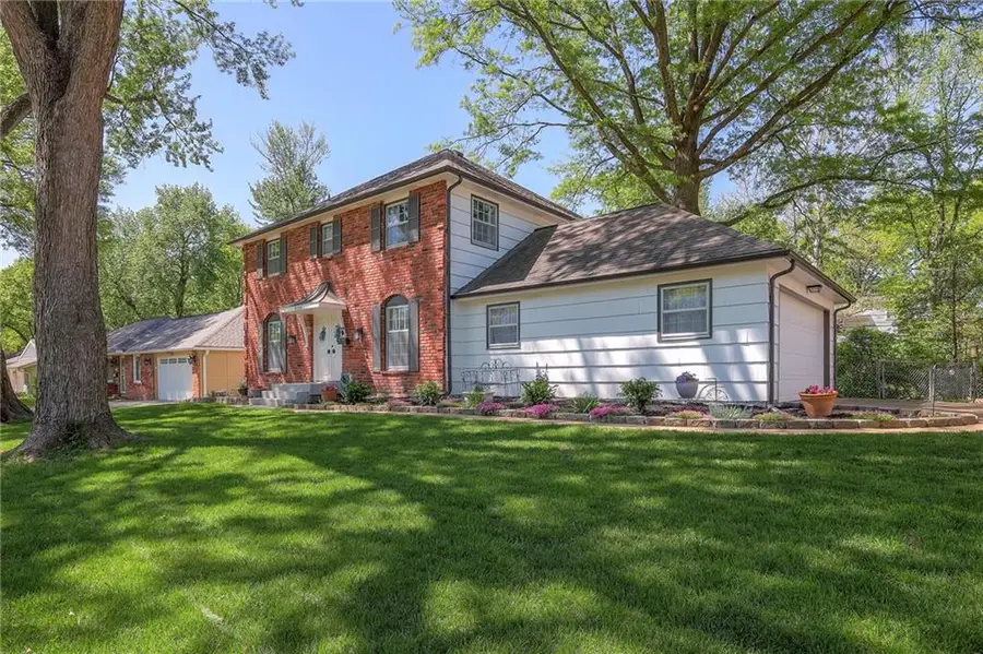 9724 Outlook Drive, Overland Park, KS 66207 - #2