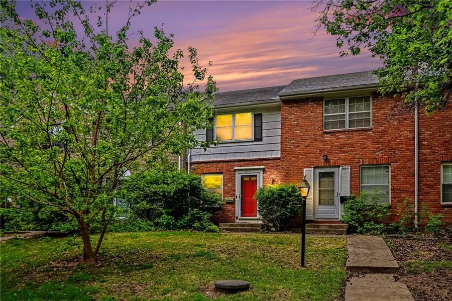8011 E 88th Street, Kansas City, MO 64138 - #2