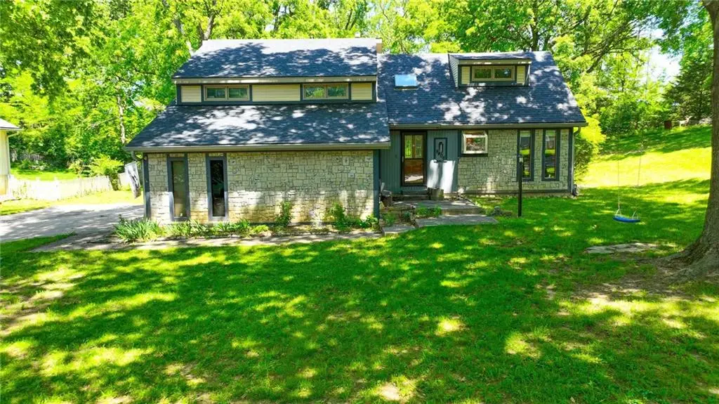 8406 NW 62nd Terrace, Parkville, MO 64152 - #1