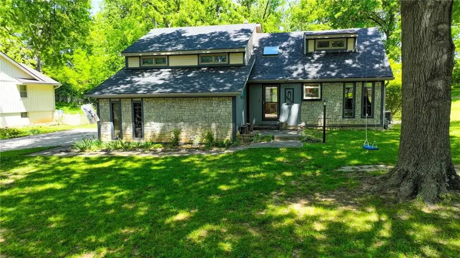 8406 NW 62nd Terrace, Parkville, MO 64152 - #3