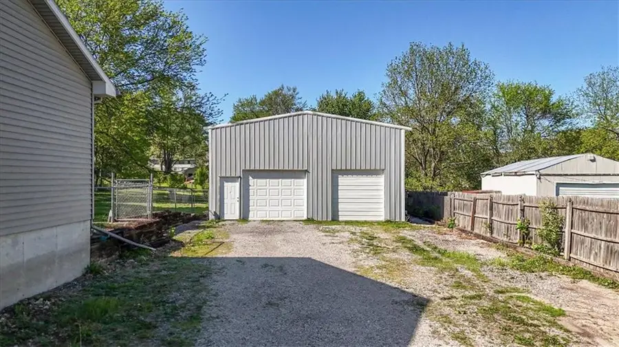 1820 E Morgan Road, Independence, MO 64050 - #3