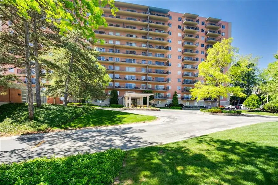 4550 Warwick Boulevard #408, Kansas City, MO 64111 - #2