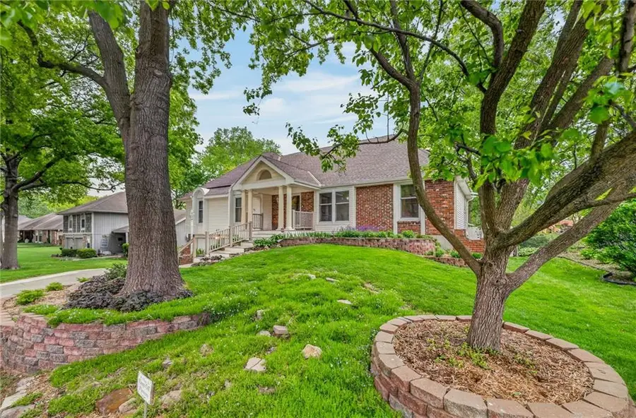 6713 N Garfield Avenue, Gladstone, MO 64118 - #3