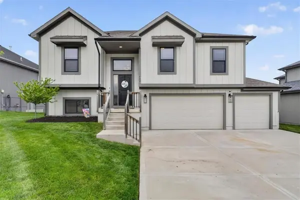602 Ridgeview Drive, Grain Valley, MO 64029