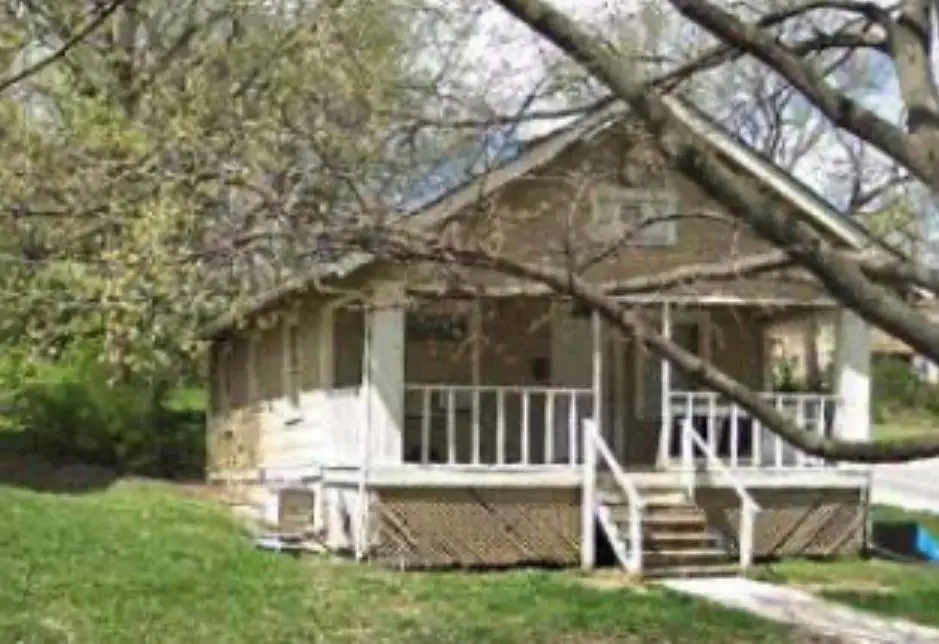 4900 Garfield Avenue, Kansas City, MO 64130 - #1