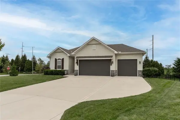 19701 W 198th Court, Spring Hill, KS 66083