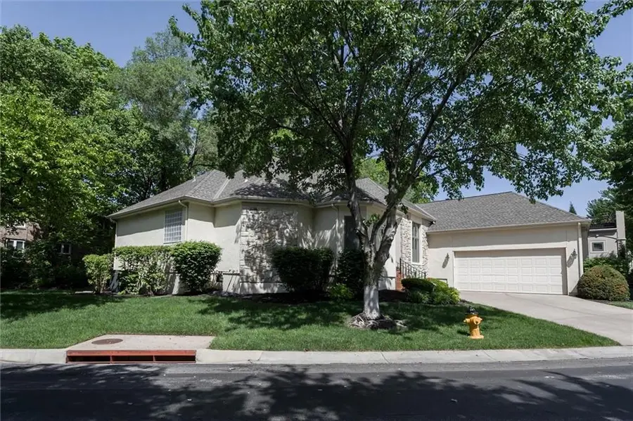9118 Walmer Street, Overland Park, KS 66212 - #3