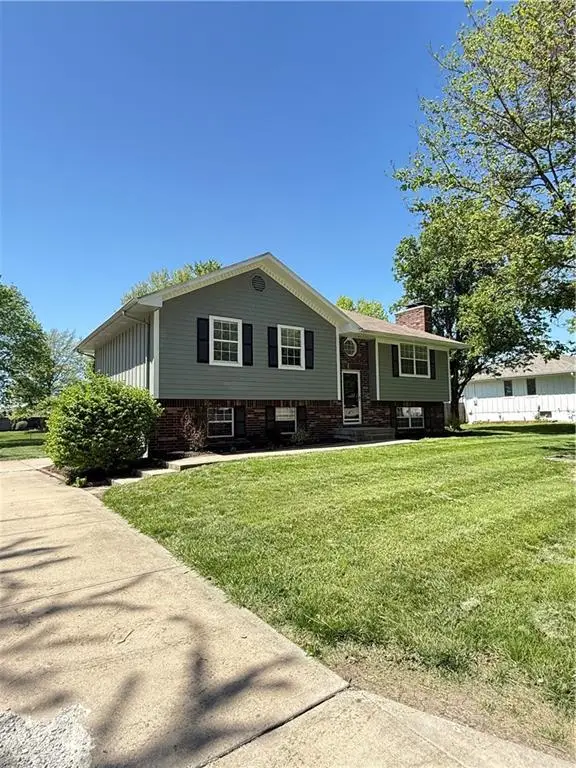 302 16th Avenue S, Greenwood, MO 64034 - #2