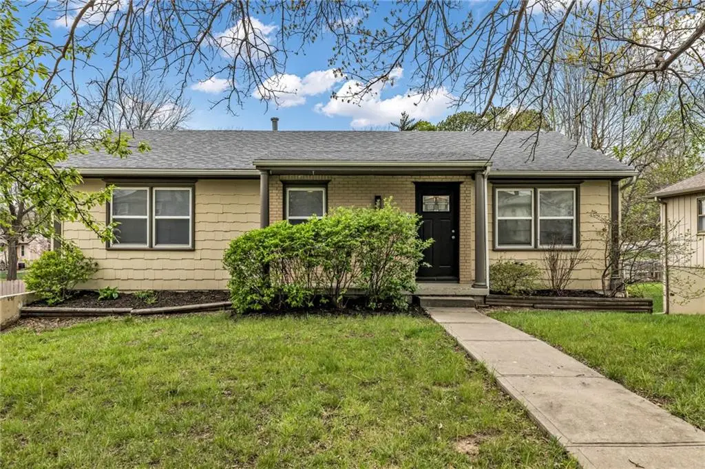 7528 N Tracy Avenue, Gladstone, MO 64118 - #1