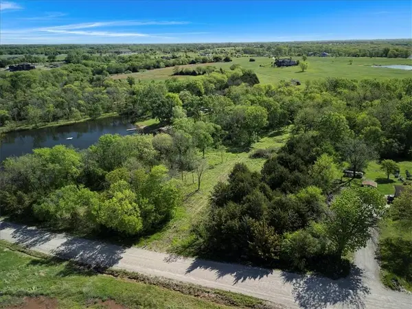12975 S Frontier Road, Olathe, KS 66061