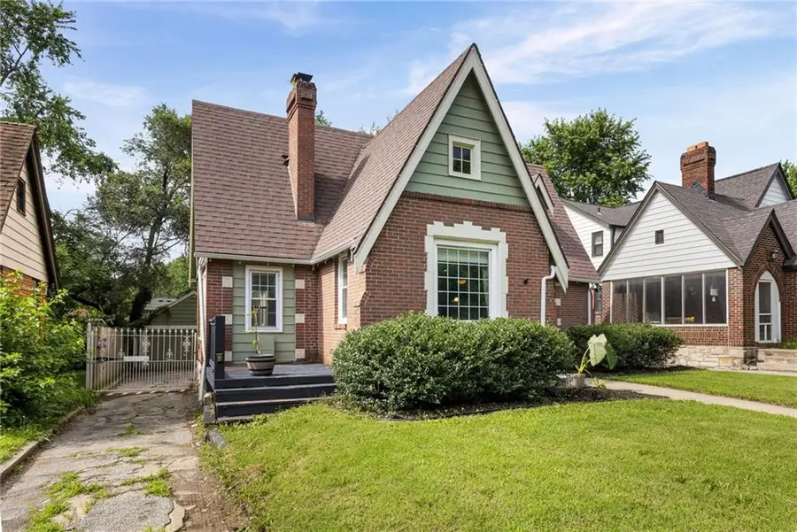719 E Gregory Boulevard, Kansas City, MO 64131 - #2