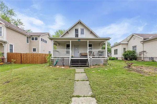 804 E Wea Street, Paola, KS 66071