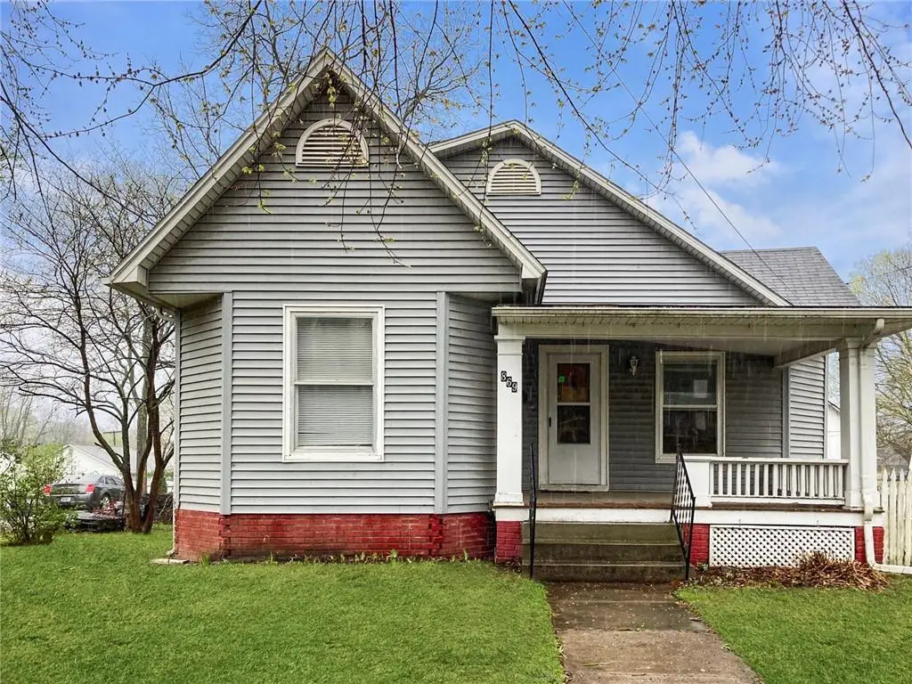 869 S Redman Avenue, Marshall, MO 65340 - #1