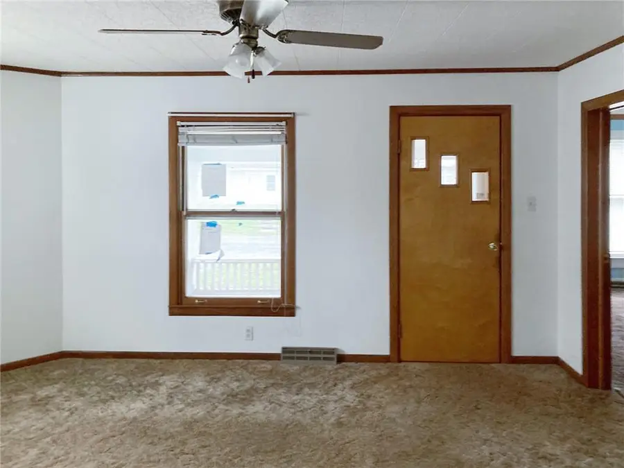 869 S Redman Avenue, Marshall, MO 65340 - #3