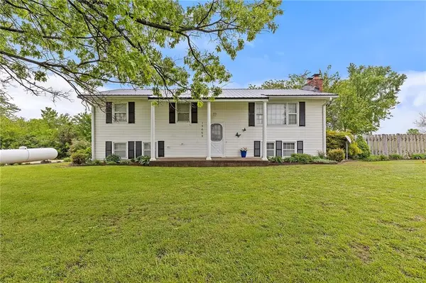 19669 Wilderness Camp Road, Lawson, MO 64062