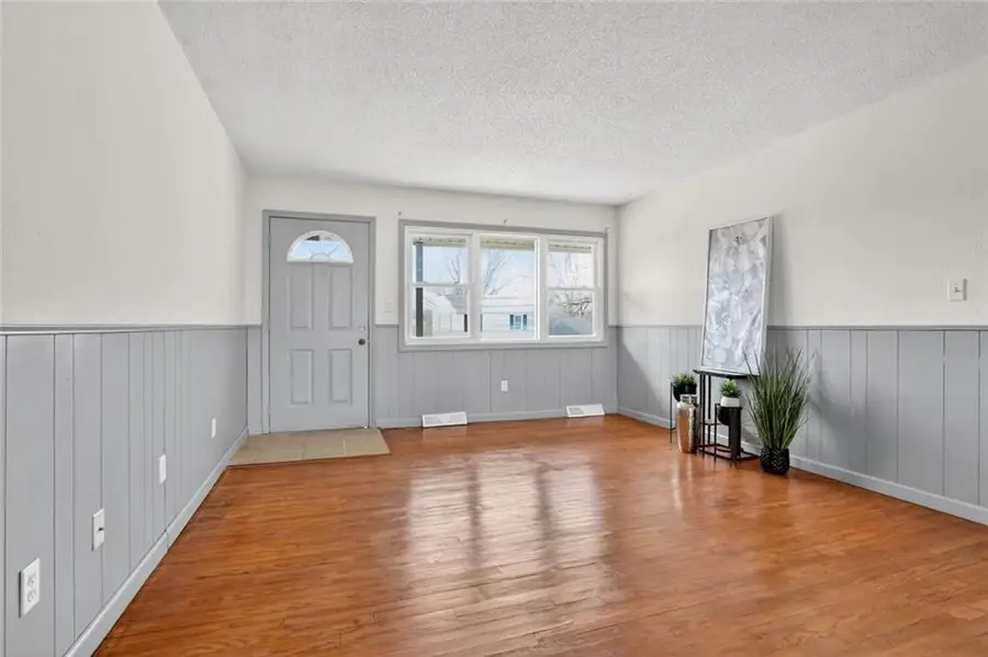 3701 N Cypress Avenue, Kansas City, MO 64117 - #3