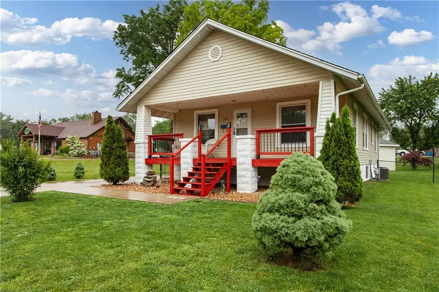 319 S 2nd Street, Odessa, MO 64076 - #2