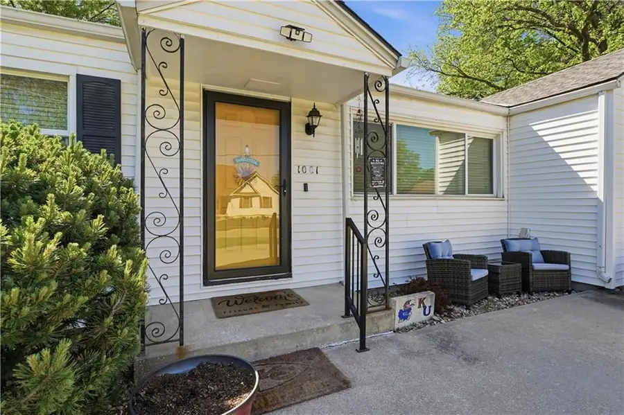 1001 N Walker Street, Olathe, KS 66061 - #2