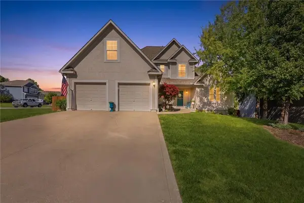 1900 N 159th Terrace, Basehor, KS 66007