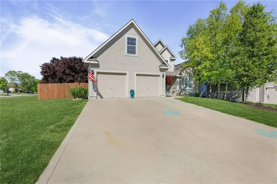 1900 N 159th Terrace, Basehor, KS 66007 - #2