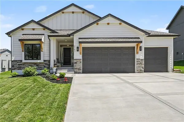 2147 Little Creek Court, Liberty, MO 64068