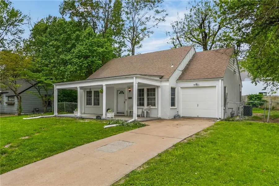 7300 Wyandotte Street, Kansas City, MO 64114 - #3