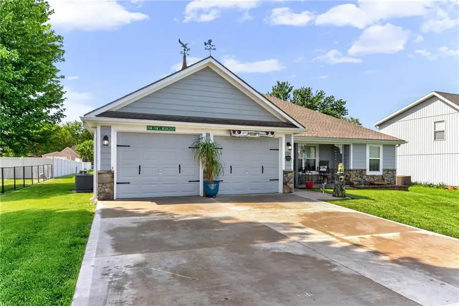 205 Ceremonial Drive, Buckner, MO 64016 - #2